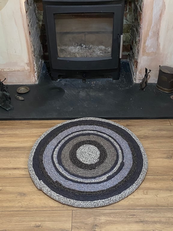 Round Wool rug