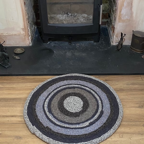 Round Wool rug