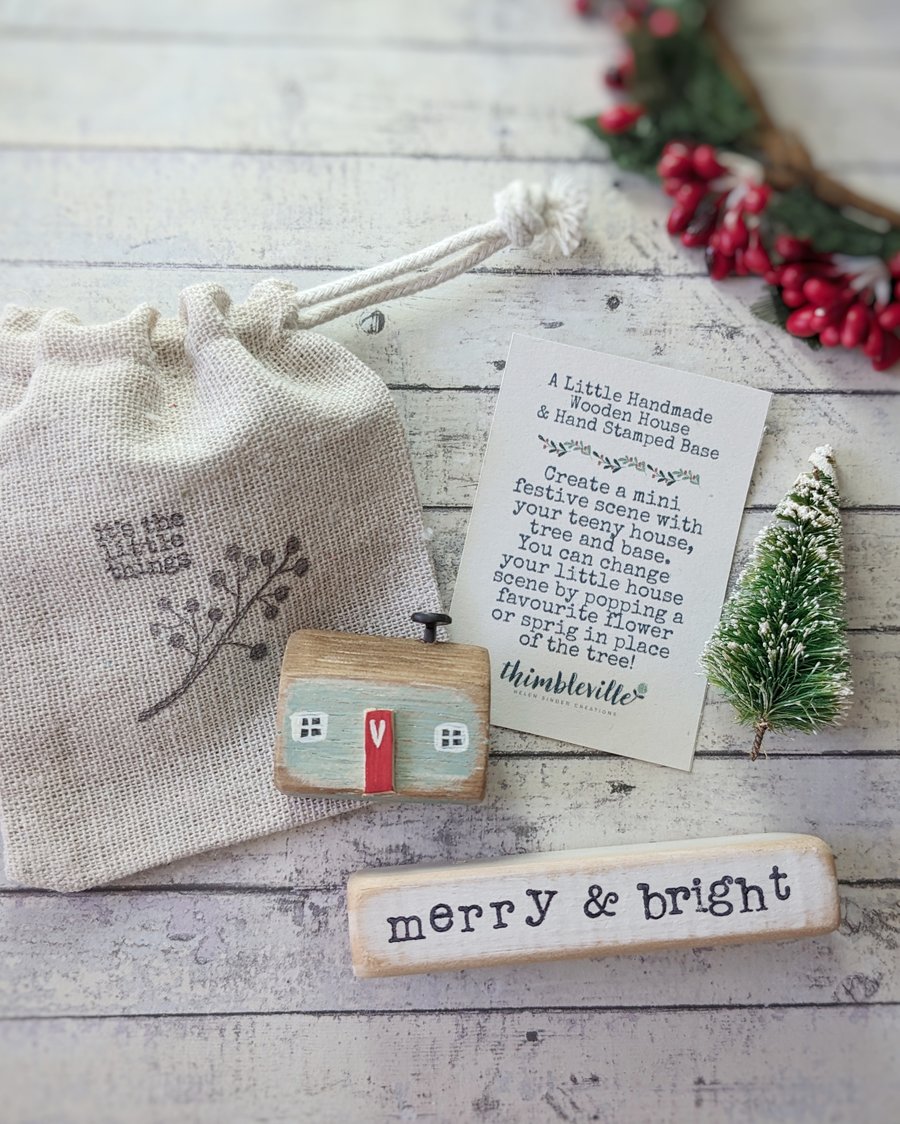 Little Wooden Handmade House in a Bag with Christmas Tree 'Merry & Bright' 