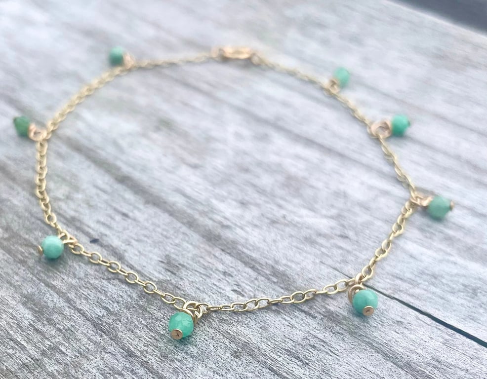 9ct Gold  Emerald Gemstone Charm Bracelet 