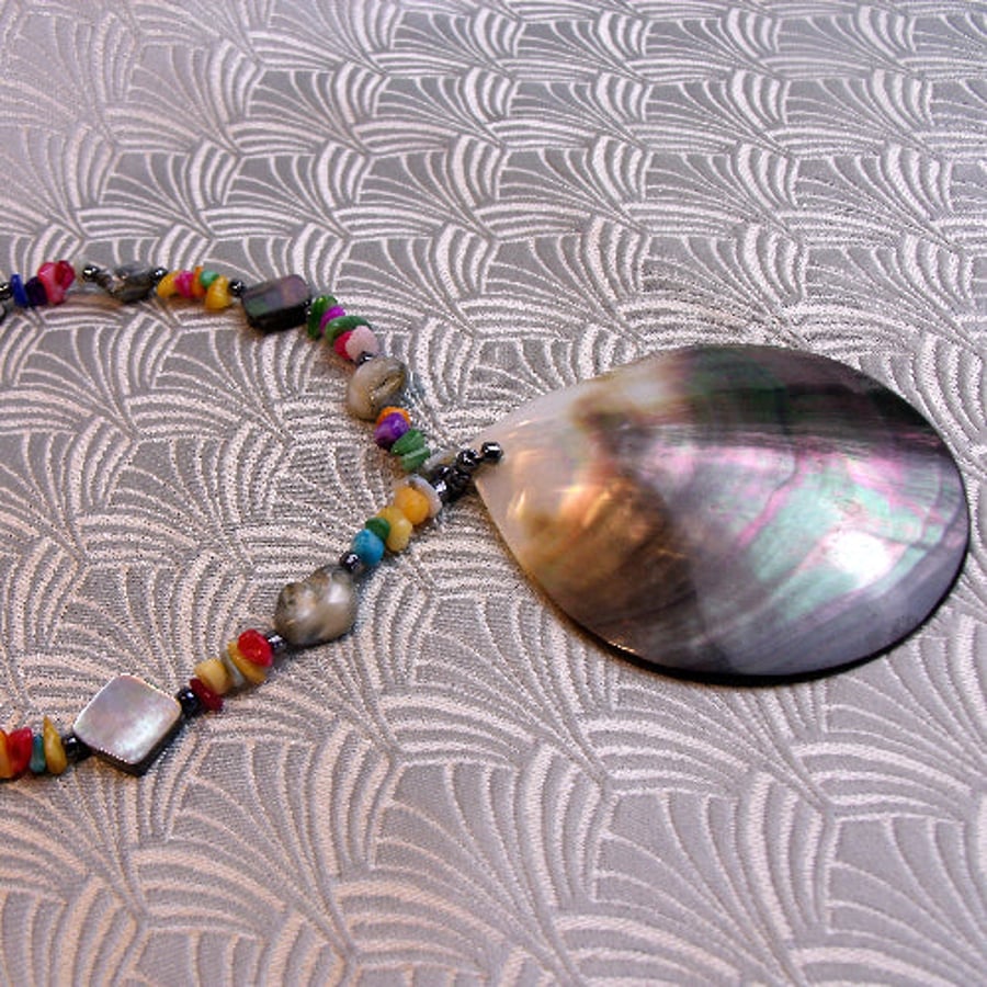Shell Pendant Necklace, Black Pendant Necklace, Shell Jewellery spsA16