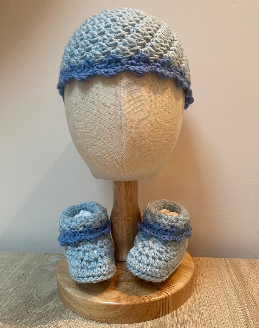 Blue baby hat and bootie set.