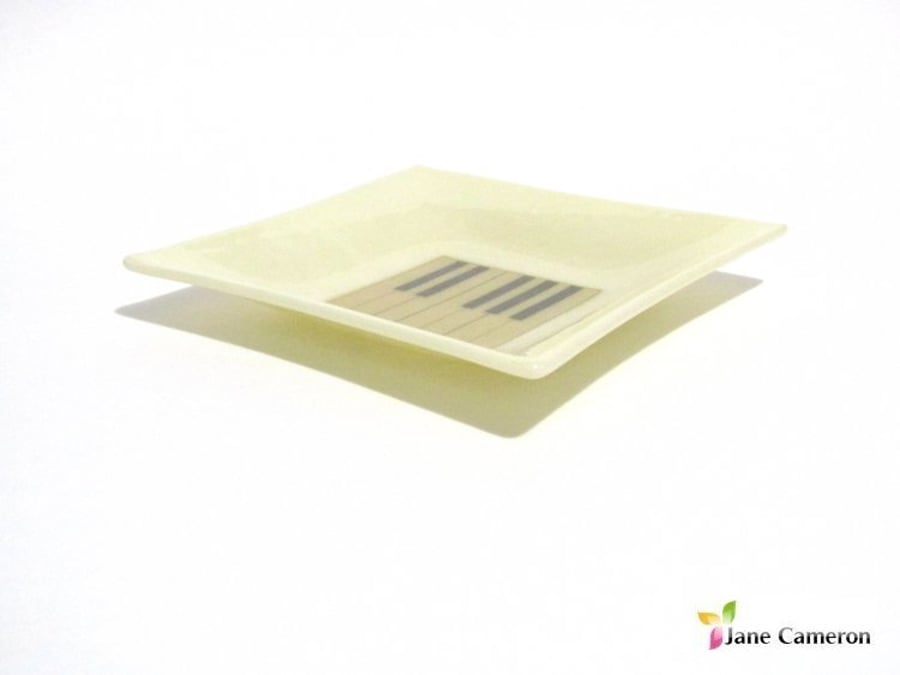 Piano Dish 15cm - Cream Ivory fused glass, music