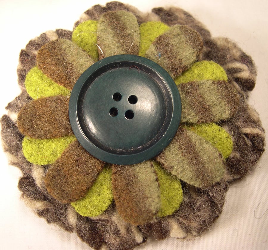 Knitted Felted Upcycled Flower Patterned Woollen wool Corsage Brooch Pin Badge