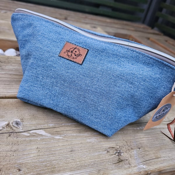 Denim Make-up case Sustainable pencil case Small cosmetic bag