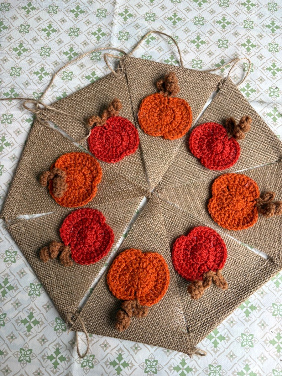Crochet pumpkin bunting 