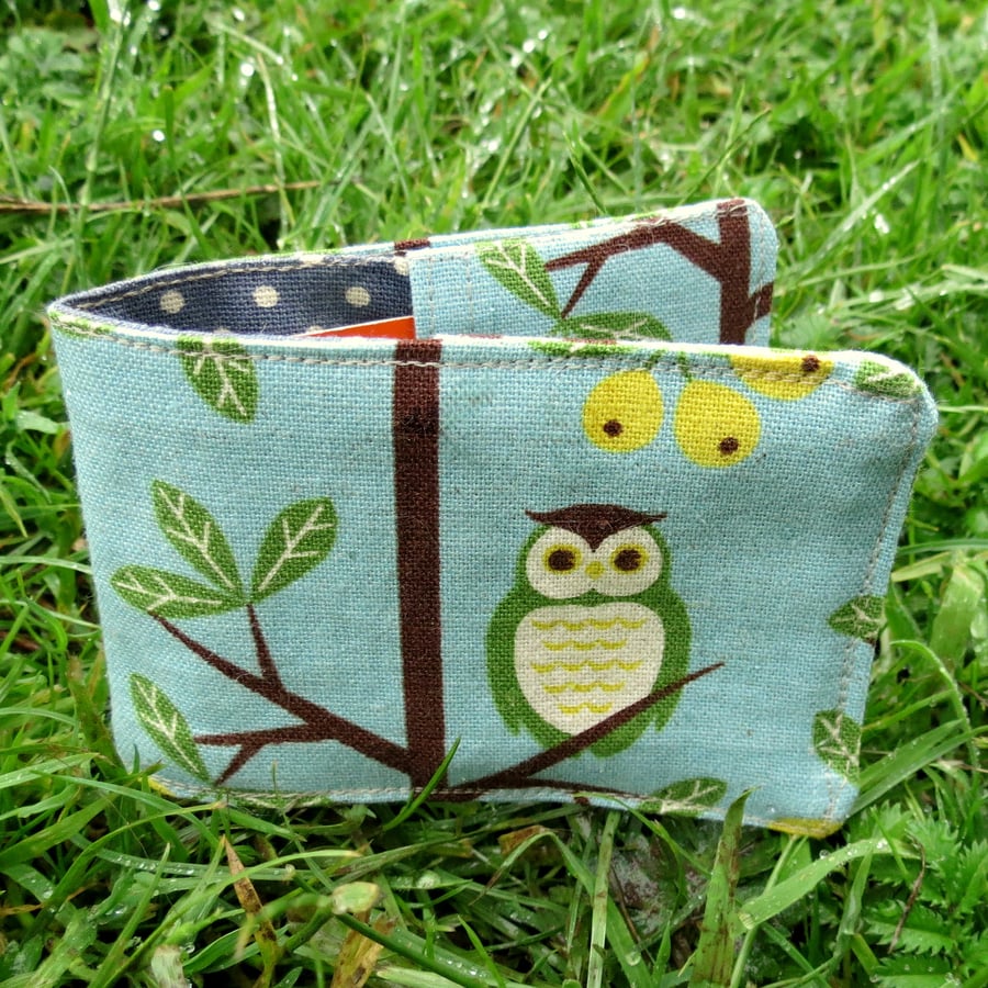 Travelcard sleeve.  Owls design.  Oyster card cover.