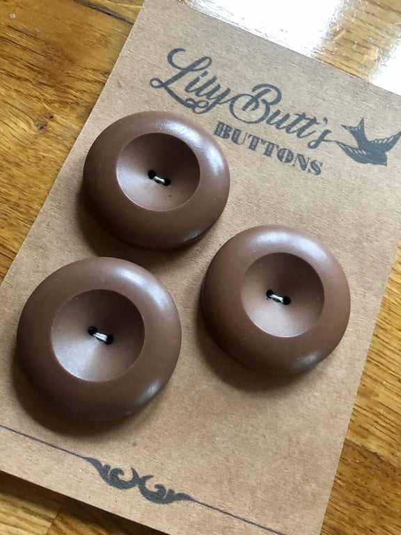 3 Vintage Chunky Brown Buttons - 42mm