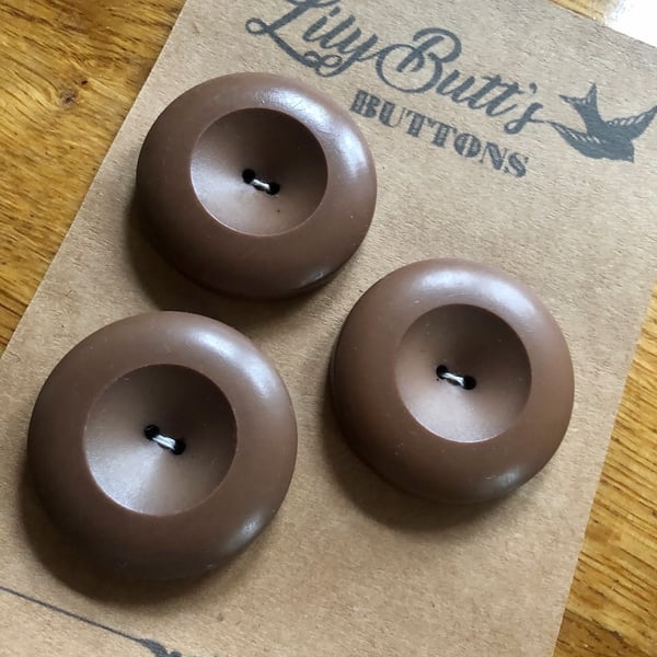 3 Vintage Chunky Brown Buttons - 42mm