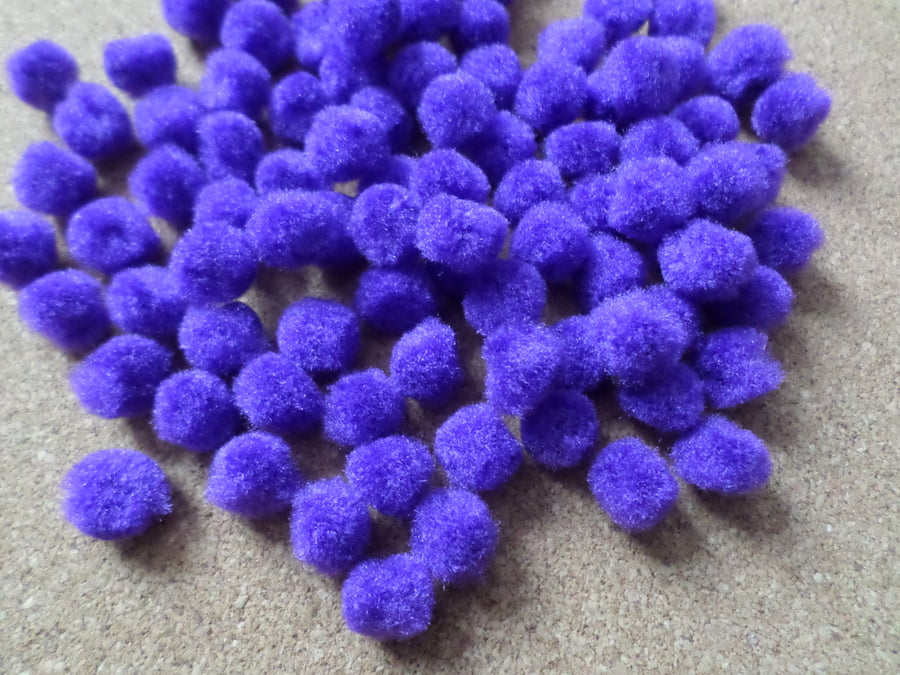 50 x Mini Wool Craft Pompoms - 12mm - Purple 