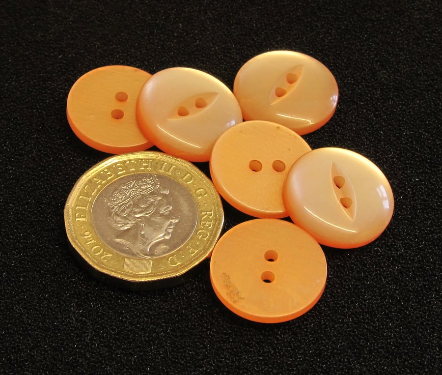 Vintage Buttons: Peach ‘Eye’ Detail, 2x holes, 6x 17mm