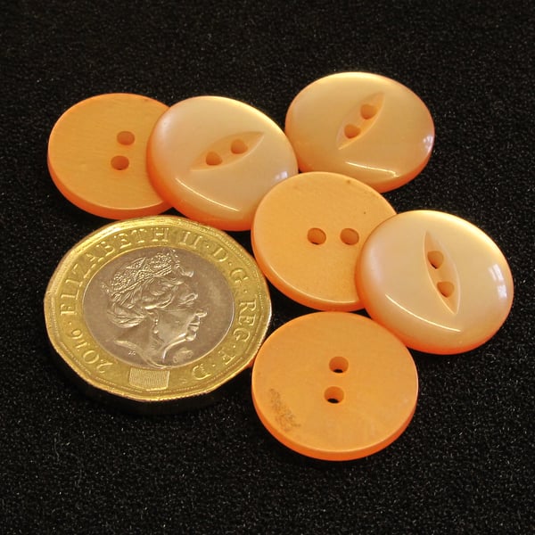 Vintage Buttons: Peach ‘Eye’ Detail, 2x holes, 6x 17mm