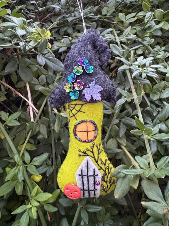 Felt Halloween Toadstool House 