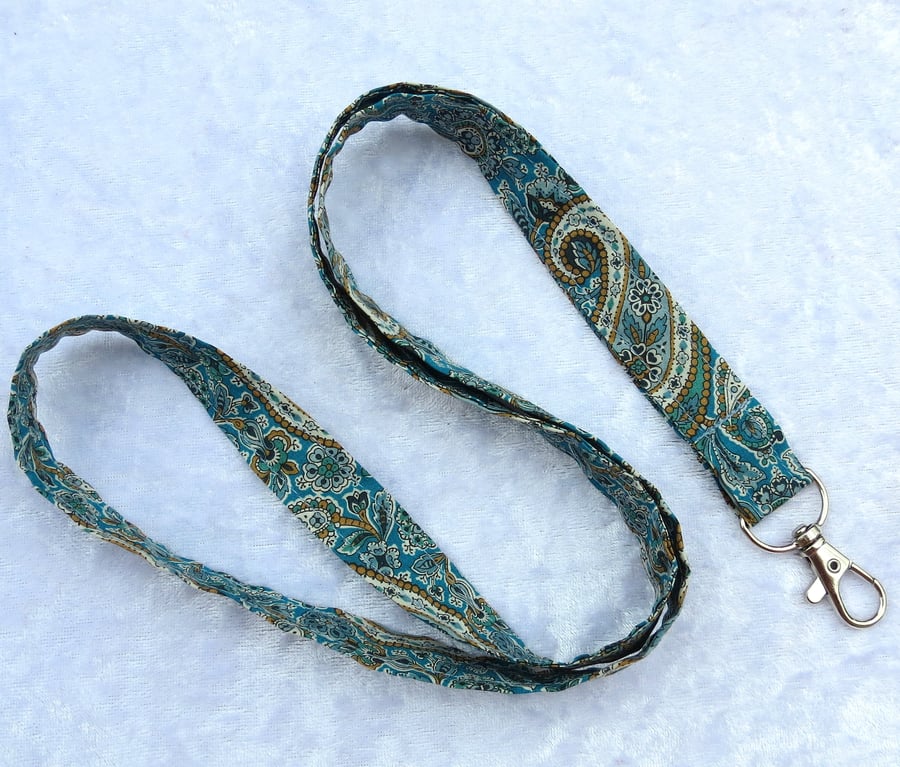 Liberty Lawn lanyard, with swivel lobster clip, 19.5 inches in length, paisley