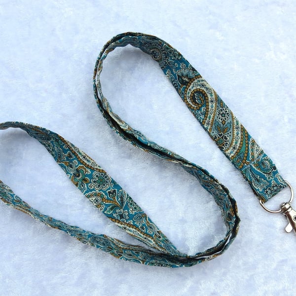 Liberty Lawn lanyard, with swivel lobster clip, 19.5 inches in length, paisley