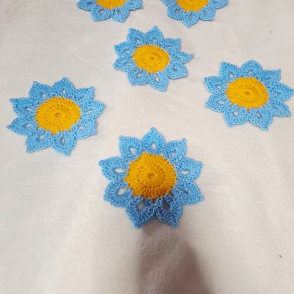 set of 6 blue flower crochet applique