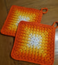 2 pot holders