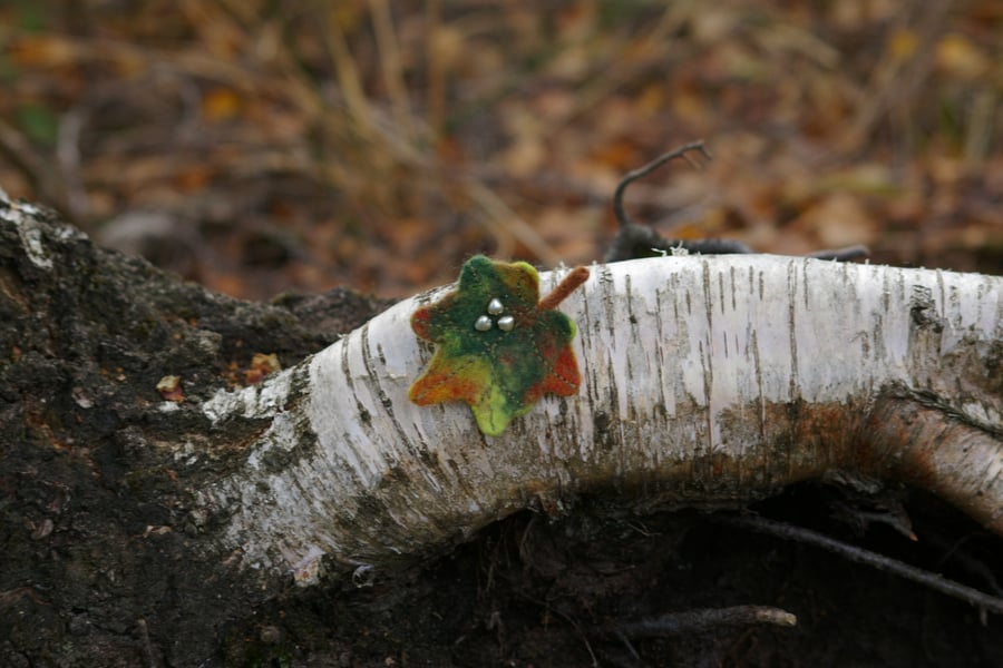 Handmade Felted Wool Leaf Brooch – Autumn Colours