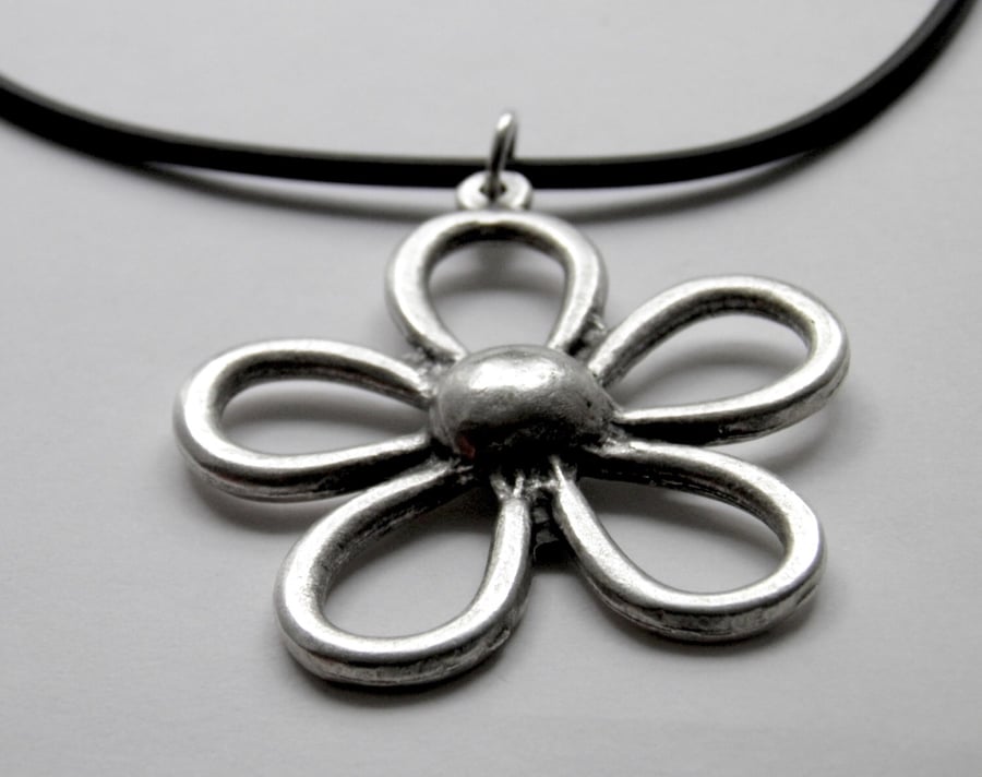 Silver Flower Necklace 