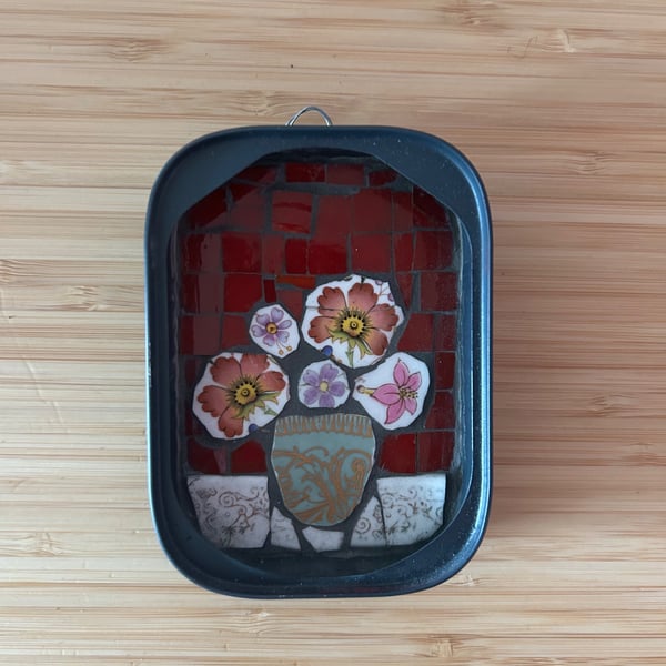 Mini mosaic in sardine tin