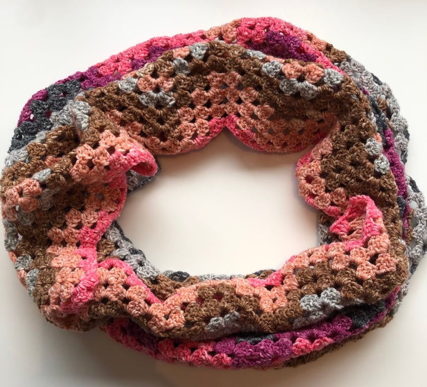 Autumn Crochet Cowl, cowl, wool cowl, autumn scarf, gift for mum, crochet cowll