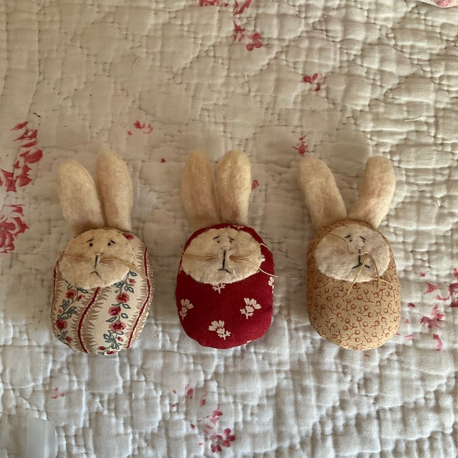 Easter bunnies set of three