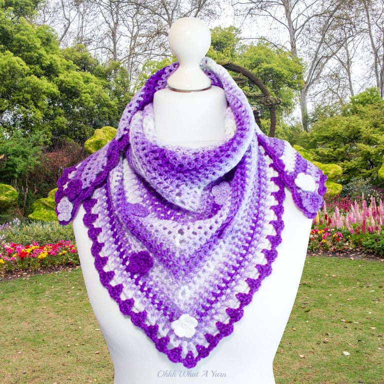 Purple lilac and white crochet shawl, scarf, shawlette, wrap. Purple scarf.