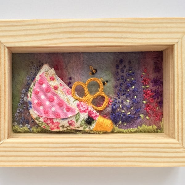 Mini shadow box frame 'Chelsea chick'