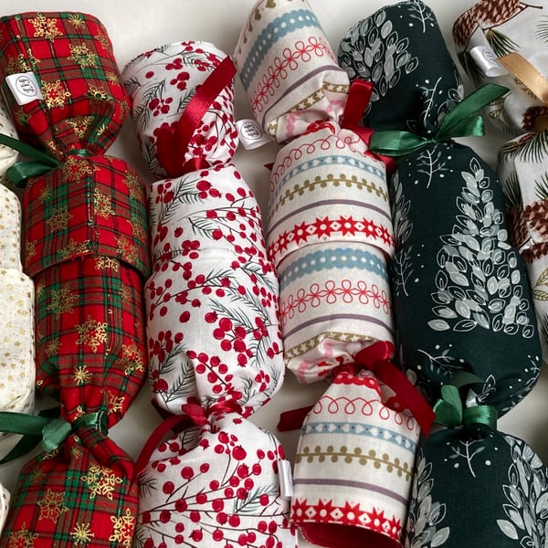 Set of 6 Reusable Christmas Crackers. Mixed fabrics, ideal for dinner parties