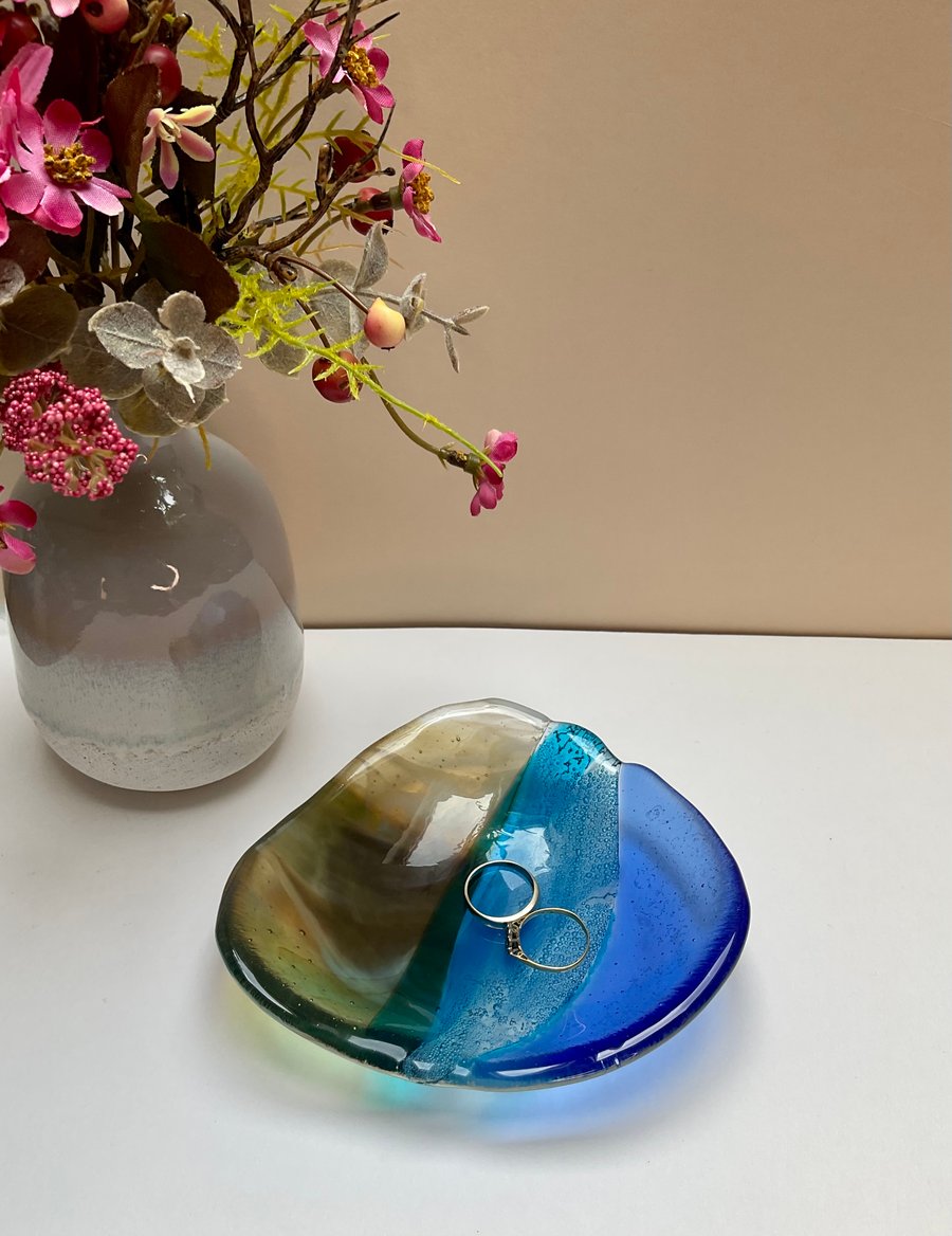 Fused glass pebble dish