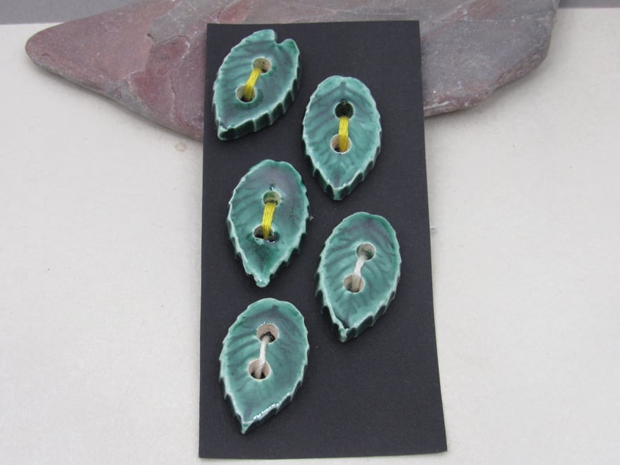 5 Small Leaf Shaped Emerald Green Ceramic Buttons