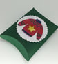 Small pillow Christmas gift box - red star jumper