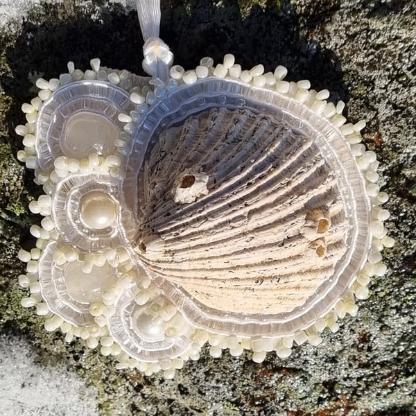 Her Majesty - White Pendant