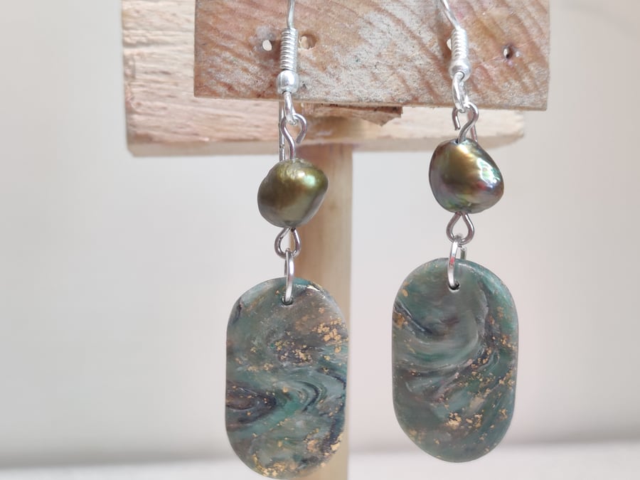 Green marble pilldangle silver earrings 