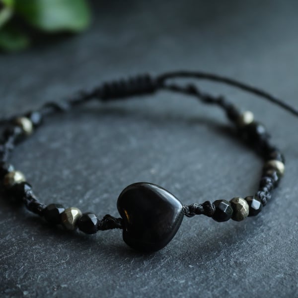 Women's bracelet with Onyx heart and Pyrite 
