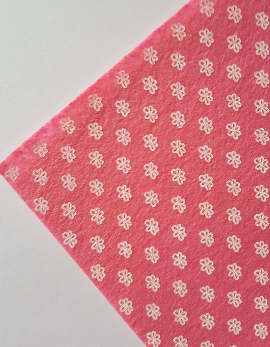1 x Printed Felt Square - 12" x 12" - Flowers - Pink 