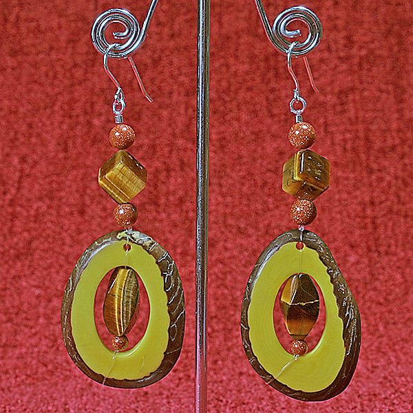 Yellow Gold Earrings.