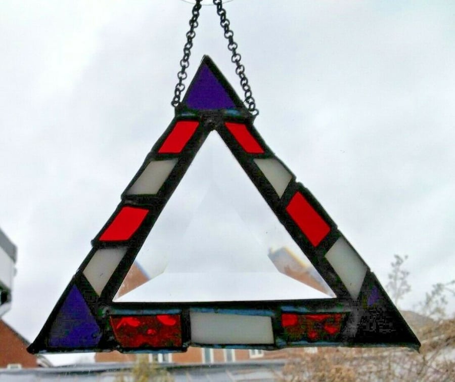 STAINED GLASS TRIANGLE BEVEL RED WHITE BLACK 
