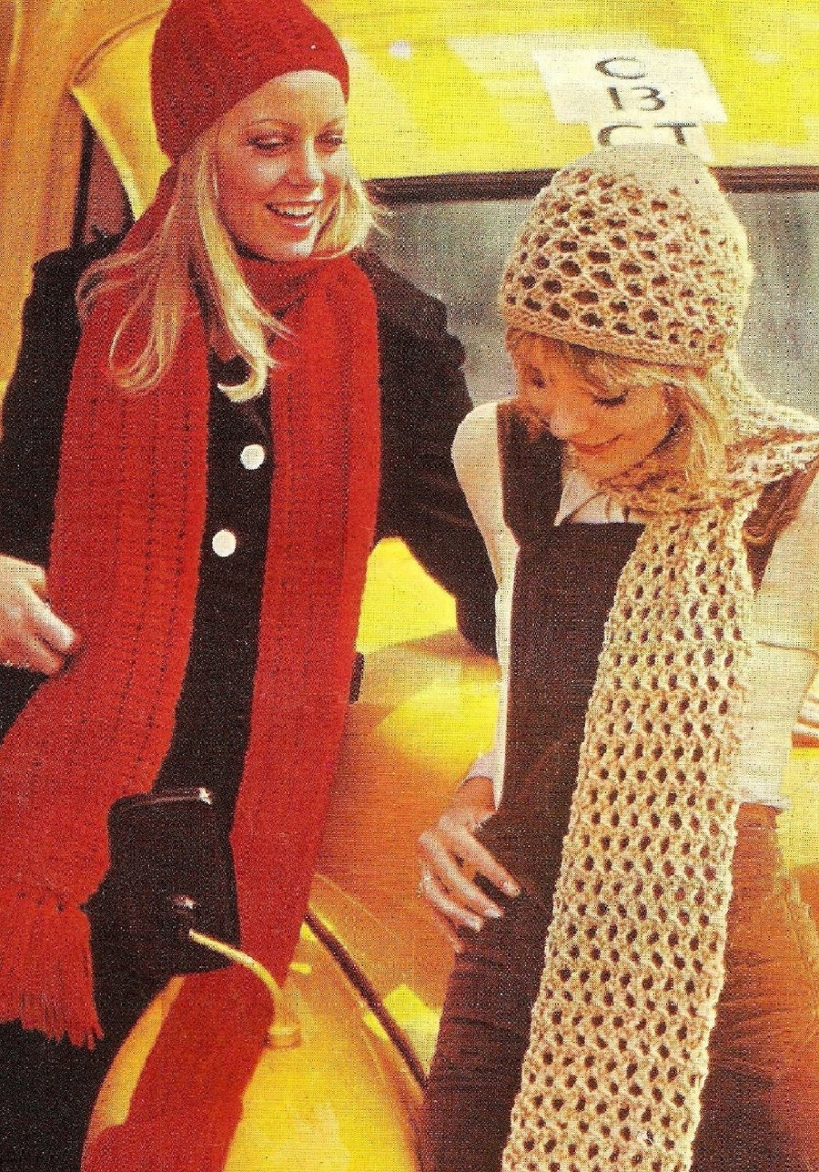 VINTAGE KNITTING PATTERN Ladies Lacy Hat and Scarf