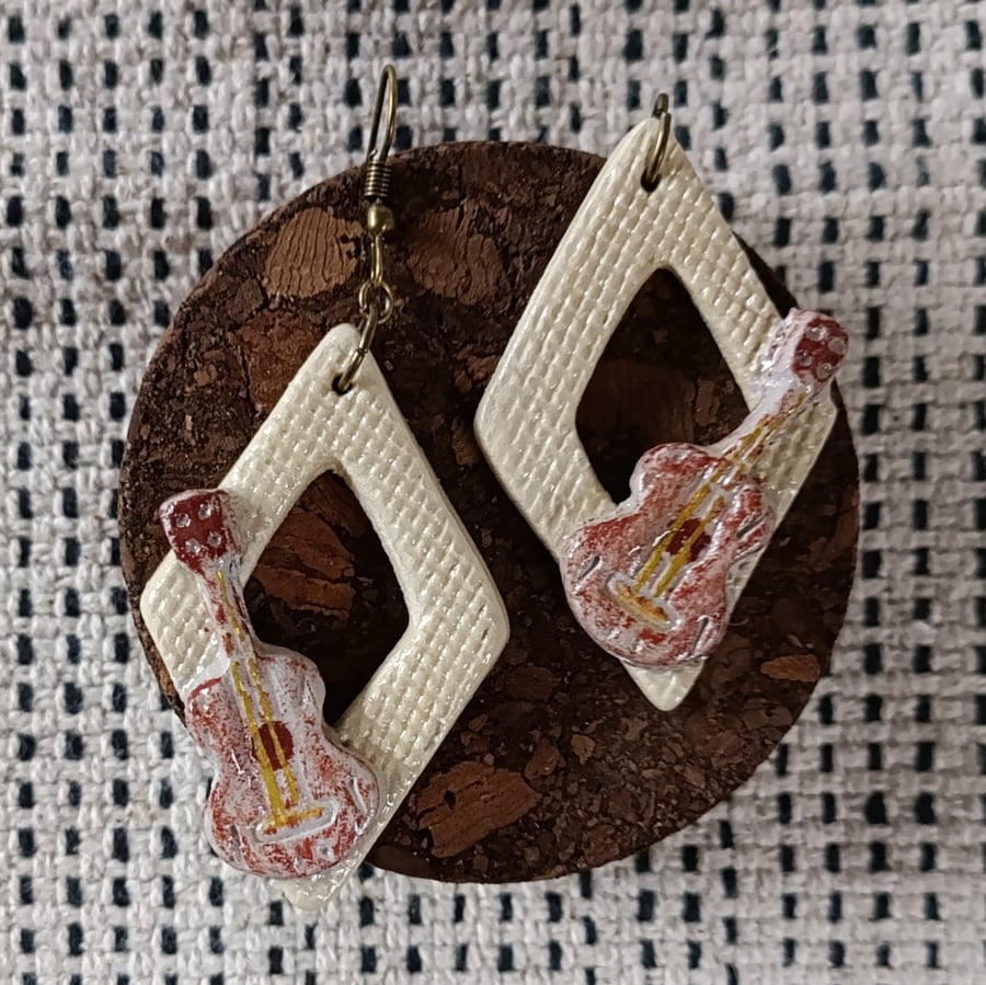 Ukulele ballad earrings 