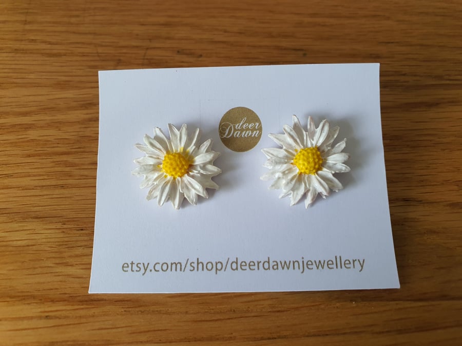 Daisy Stud Earrings
