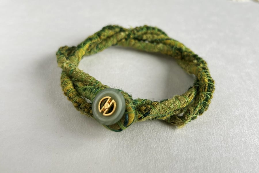 Green moss textile bracelet