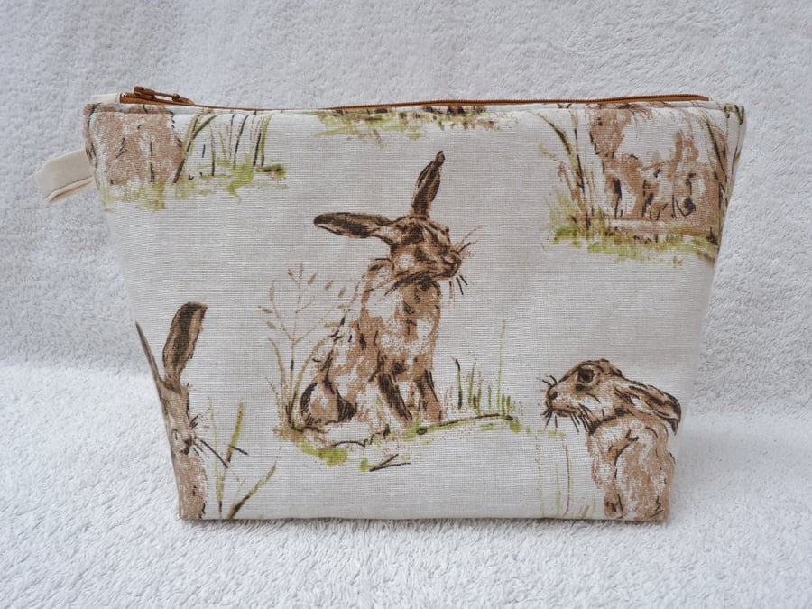 Hare Print Project Holder. Lined Purse. Zipped Holdall.