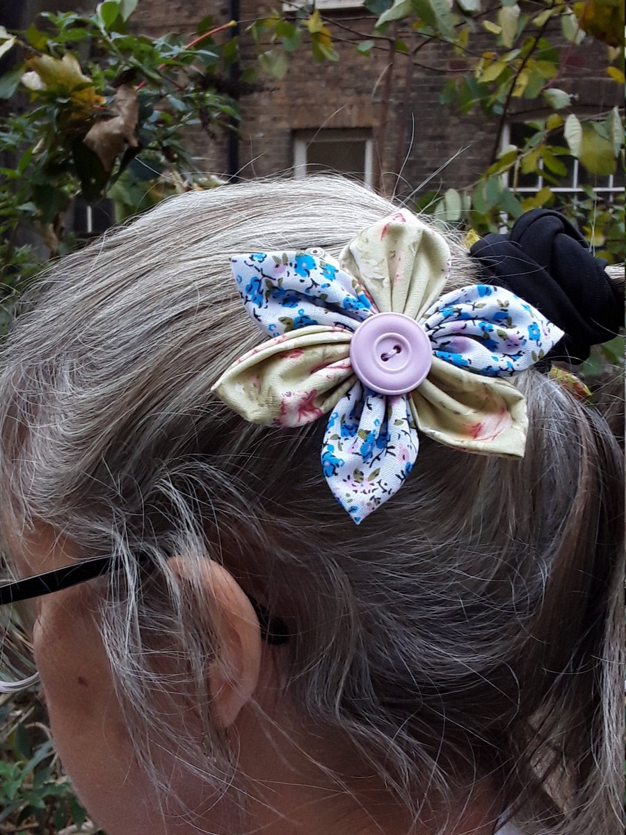 Flower hair clips