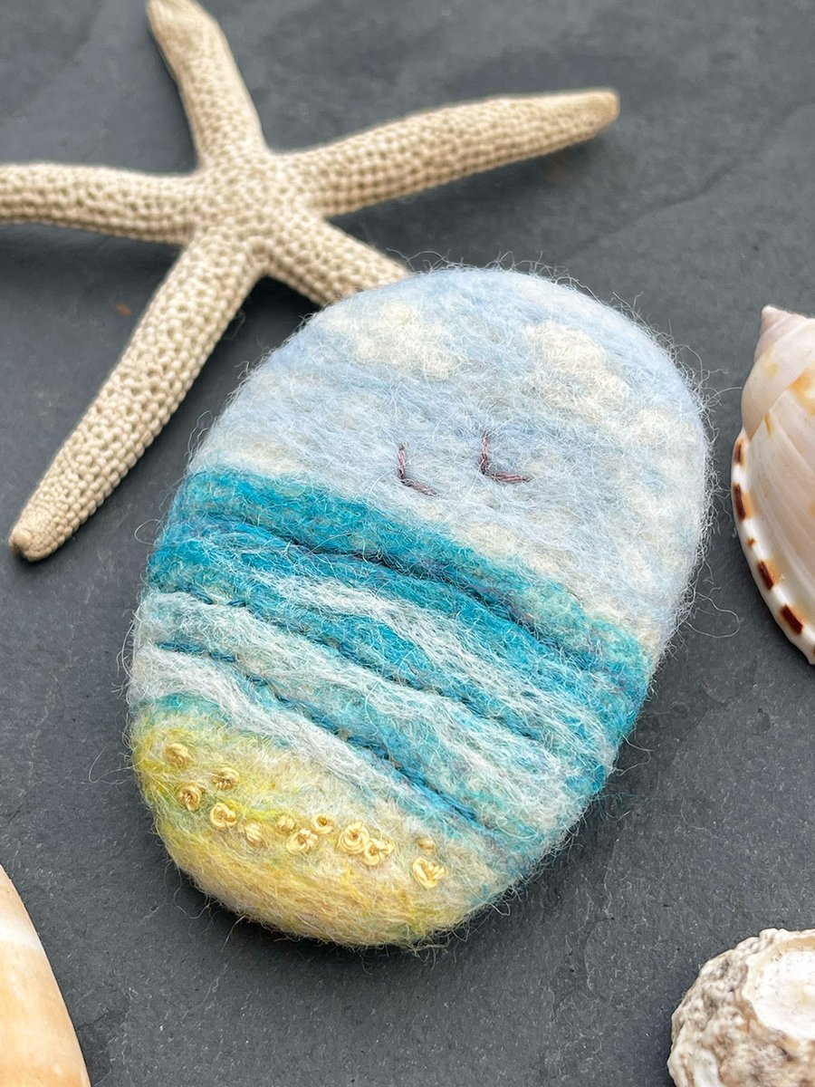 Cornwall Pebble Brooch – Needle Felted & Hand Embroidered