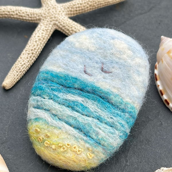 Cornwall Pebble Brooch – Needle Felted & Hand Embroidered