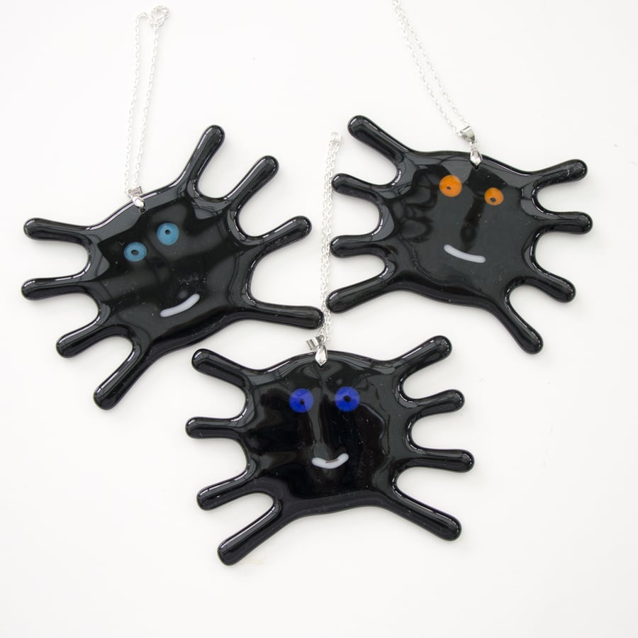 Hanging Spider - Black Fused Glass - 6138