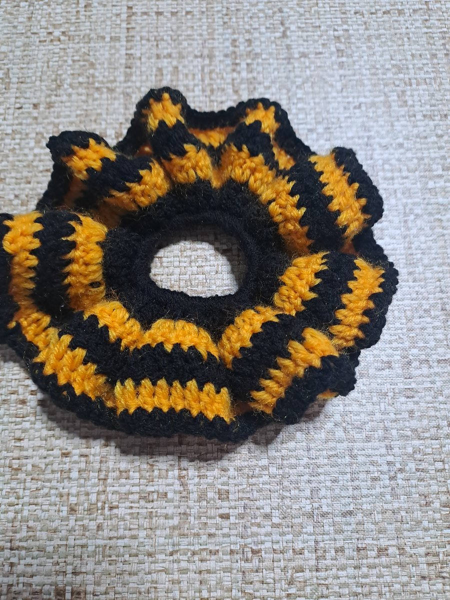 bumblebee crochet hair scrunchie