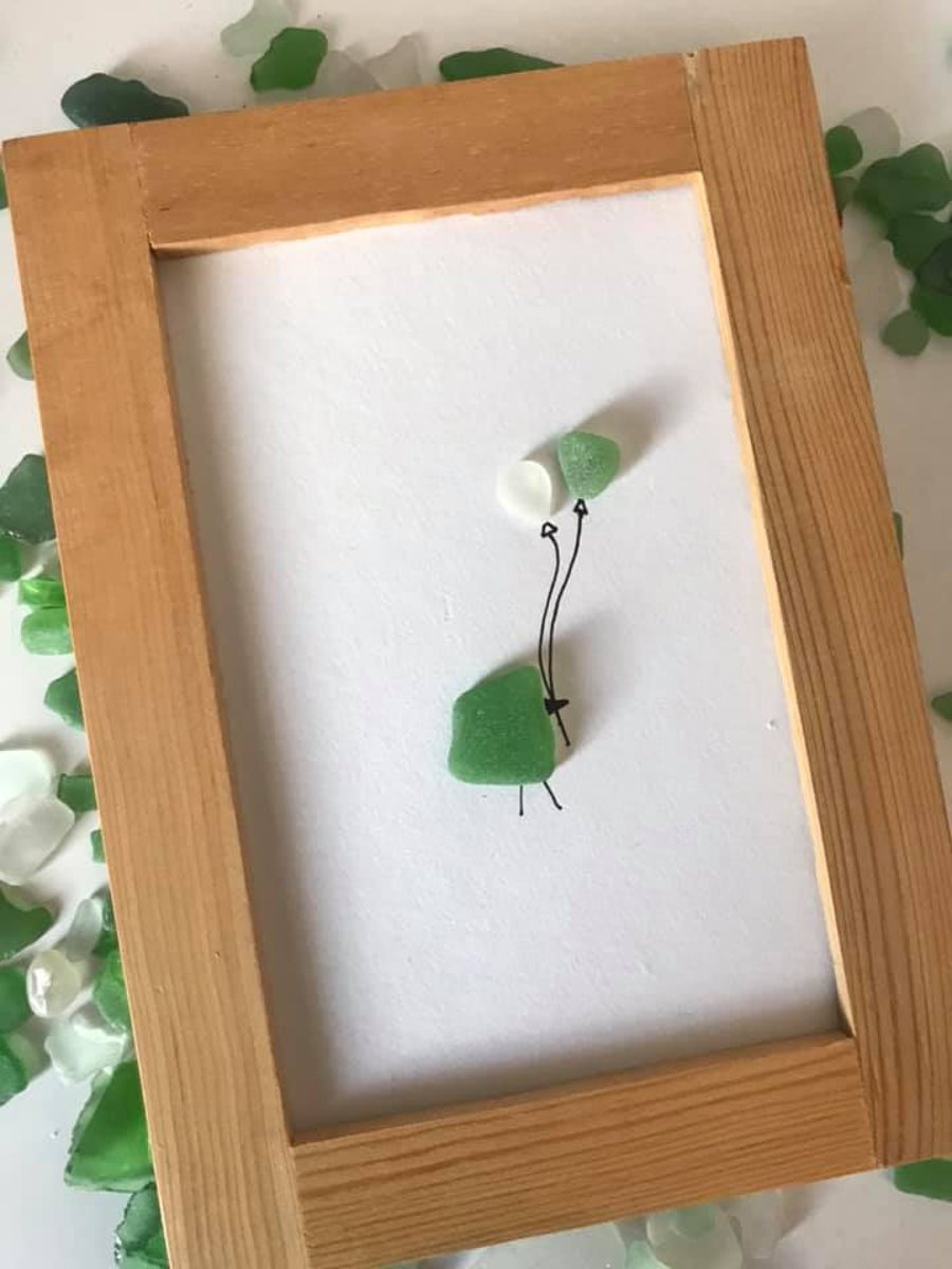 Seaglass bird with ballooon picture
