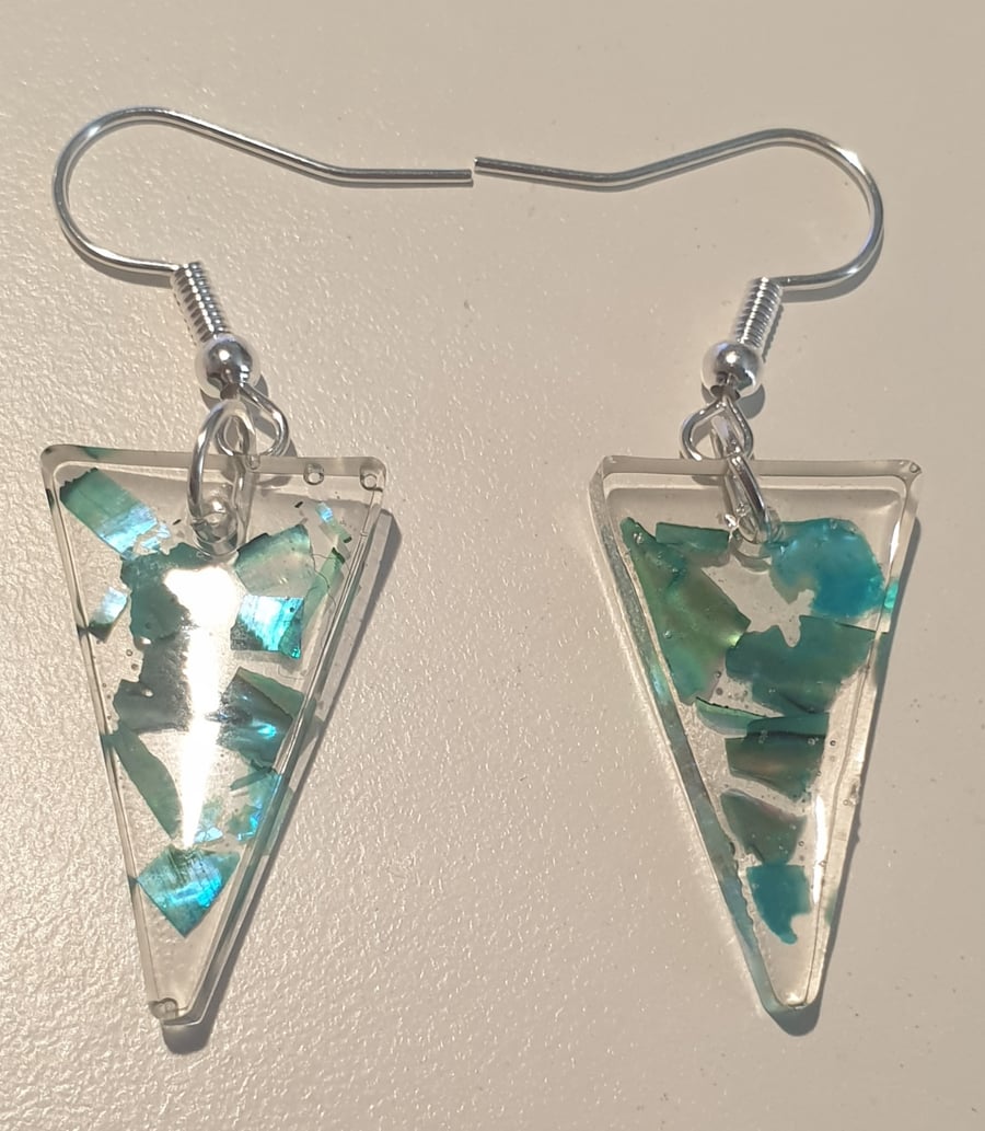 Triangle green mother of pearl resin earrings